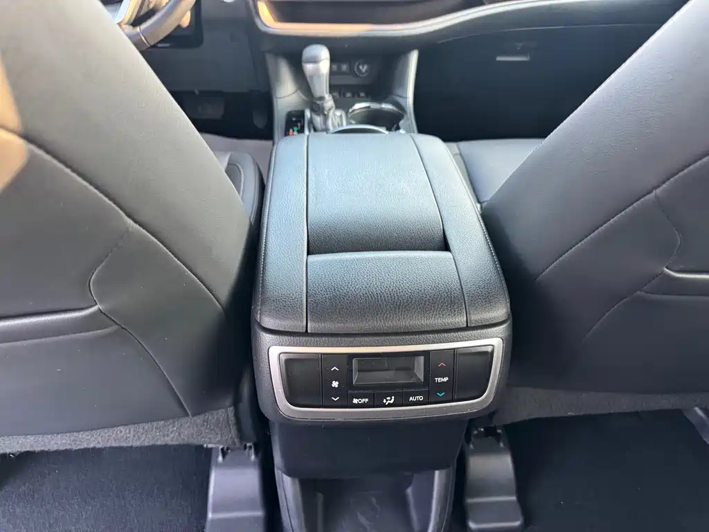Toyota Highlander 2020 — фото 11