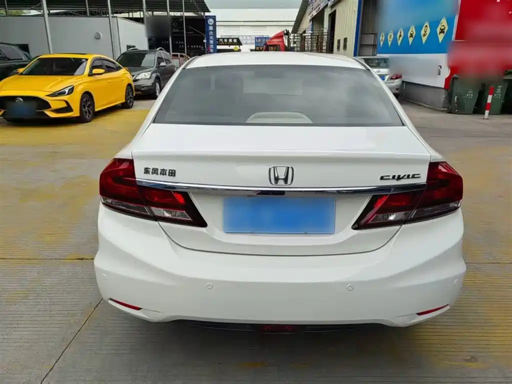 Honda Civic 2015 — фото 7