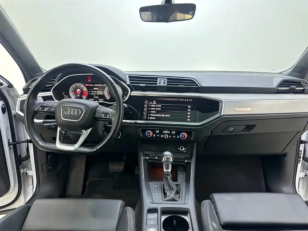 Audi Q3 2024 — фото 11