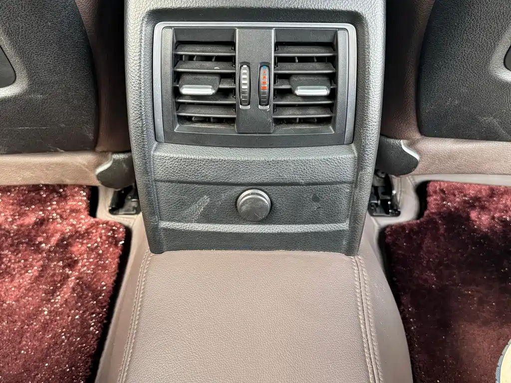 BMW 3 Series 2019 — фото 12