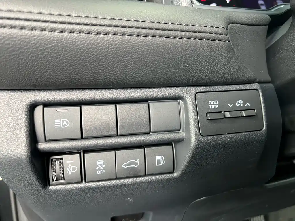 Toyota Avalon 2023 — фото 16