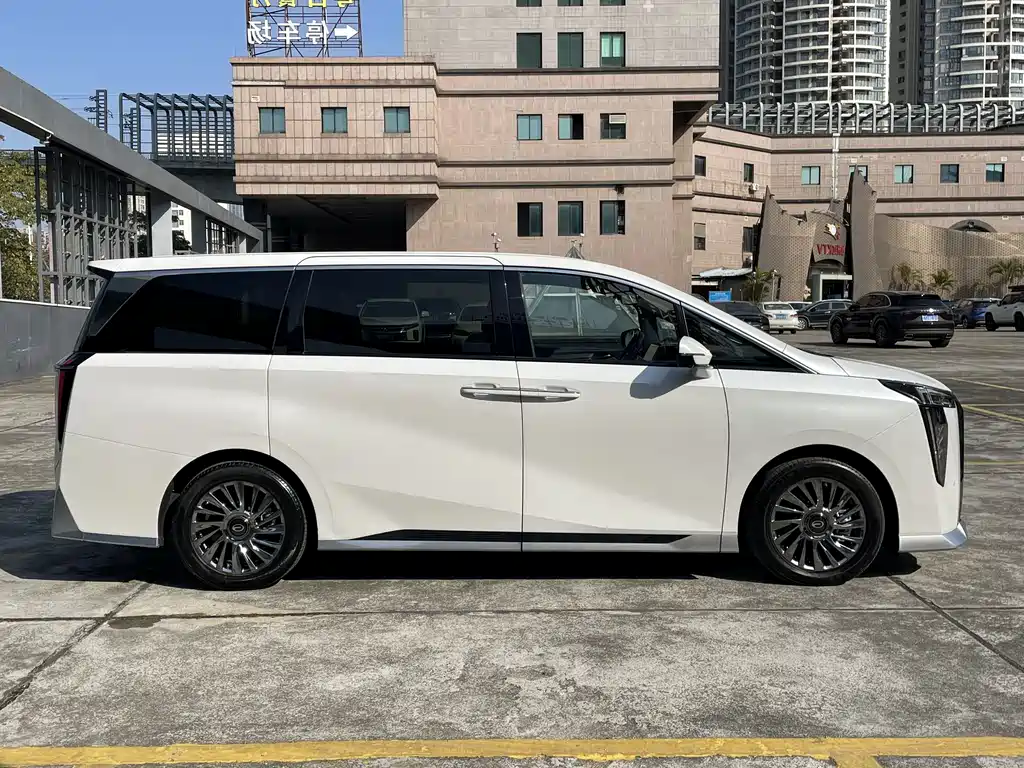 GAC Motor Trumpchi M8 2023 — фото 21