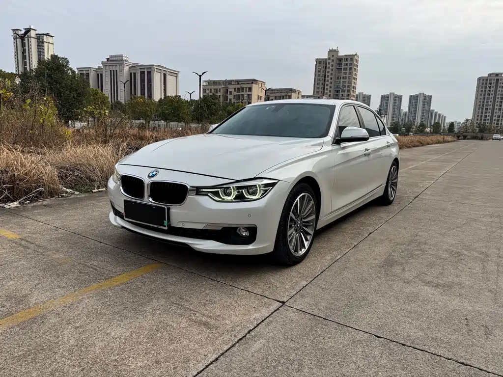 BMW 3 Series 2019 — фото 1