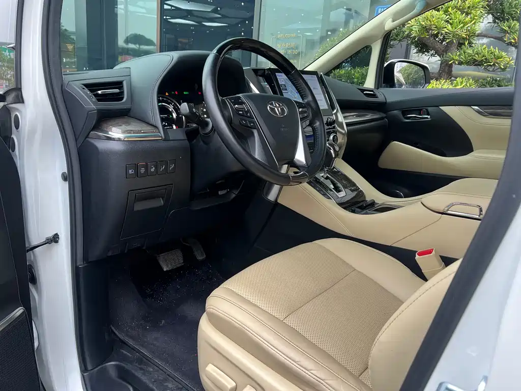 Toyota Alphard 2022 — фото 2