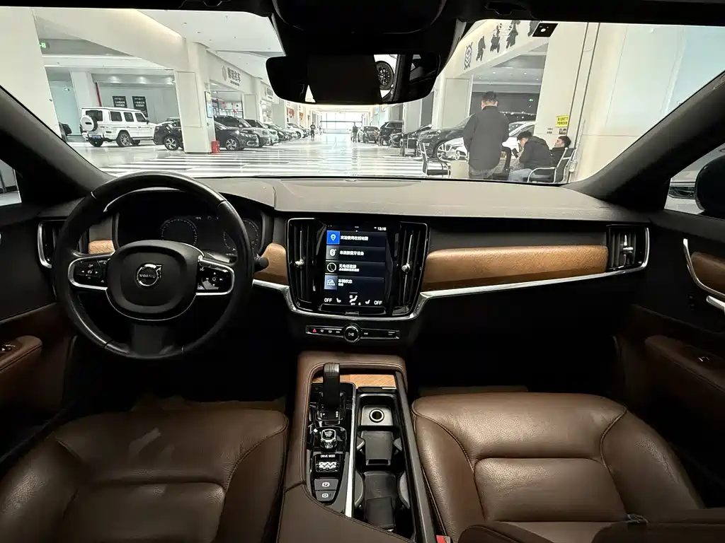 Volvo S90 2021 — фото 9