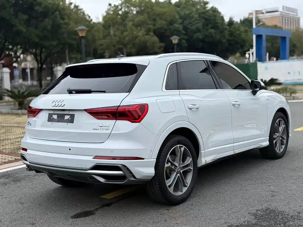 Audi Q3 2021 — фото 12