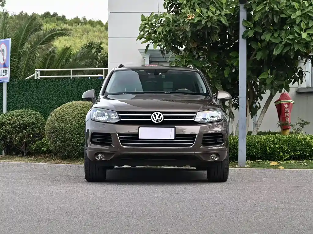 Volkswagen Touareg 2011 — фото 2
