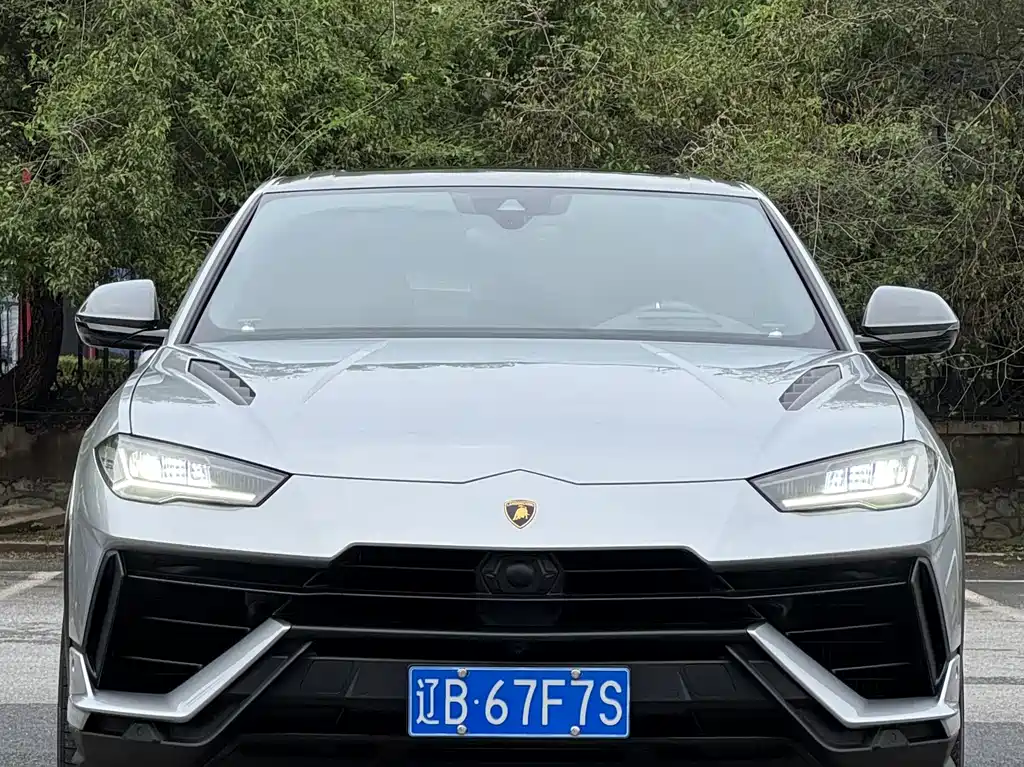 Lamborghini Urus 2024 — фото 3