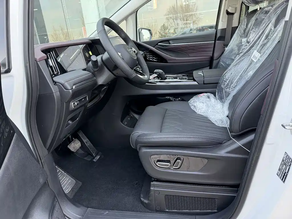 GAC Motor Trumpchi M8 2026 — фото 15