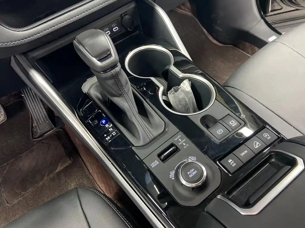 Toyota Highlander 2025 — фото 11