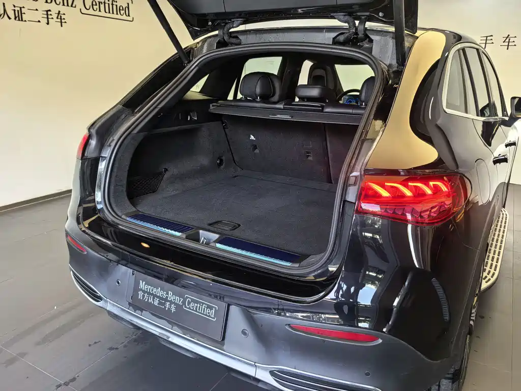 Mercedes-Benz EQE SUV 2025