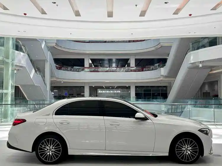 Mercedes-Benz C-Class 2023 — фото 4