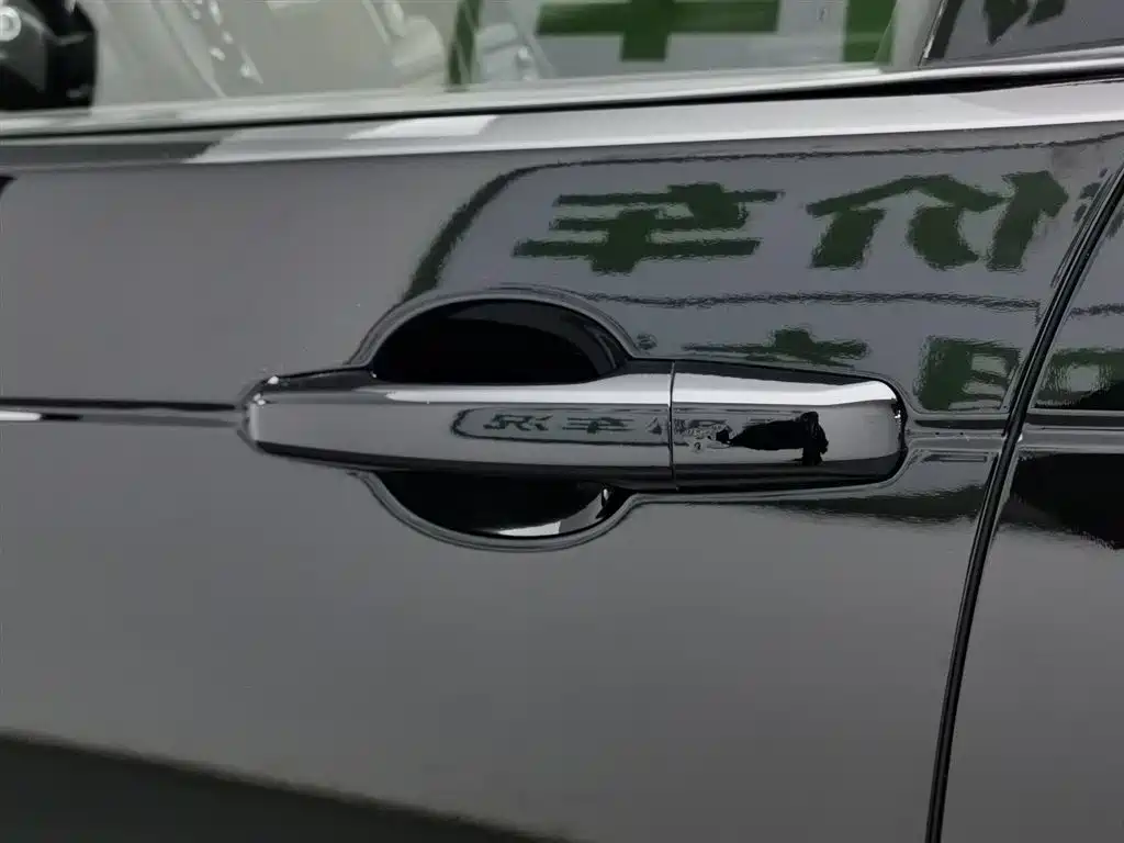 Land Rover Discovery 2019 — фото 18