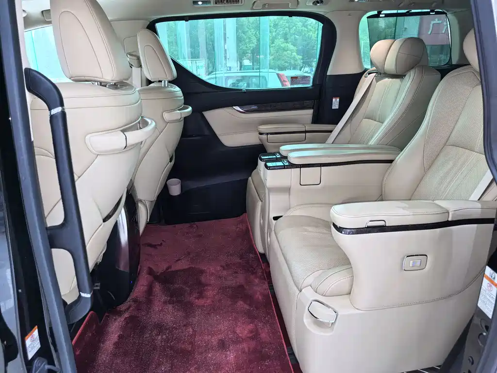 Toyota Alphard 2020 — фото 9