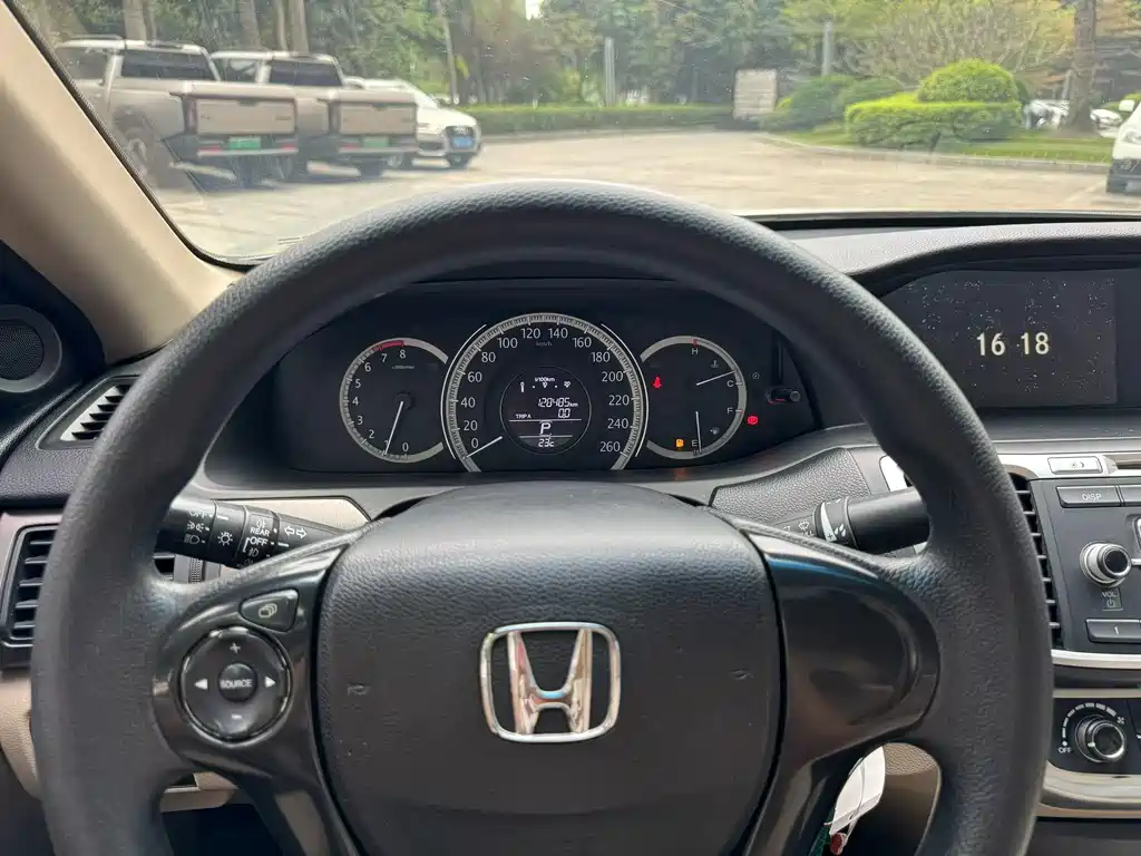 Honda Accord 2014 — фото 9