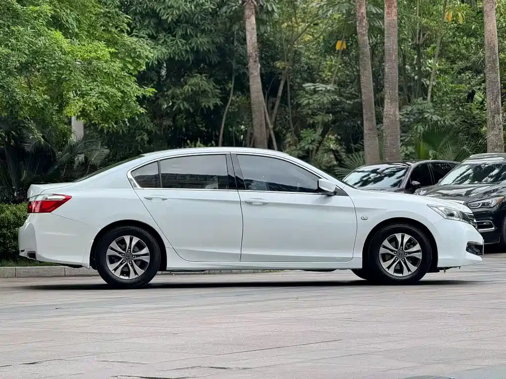 Honda Accord 2014 — фото 4
