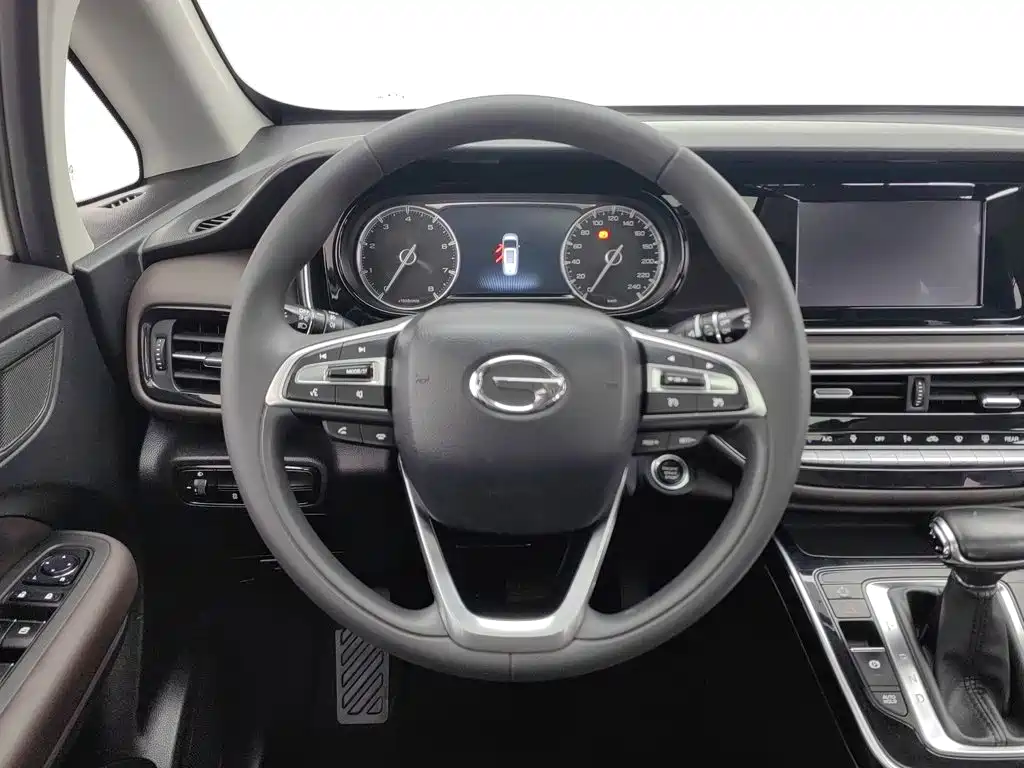 GAC Trumpchi M6 2019 — фото 11