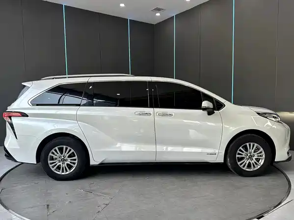 Toyota Sienna 2022