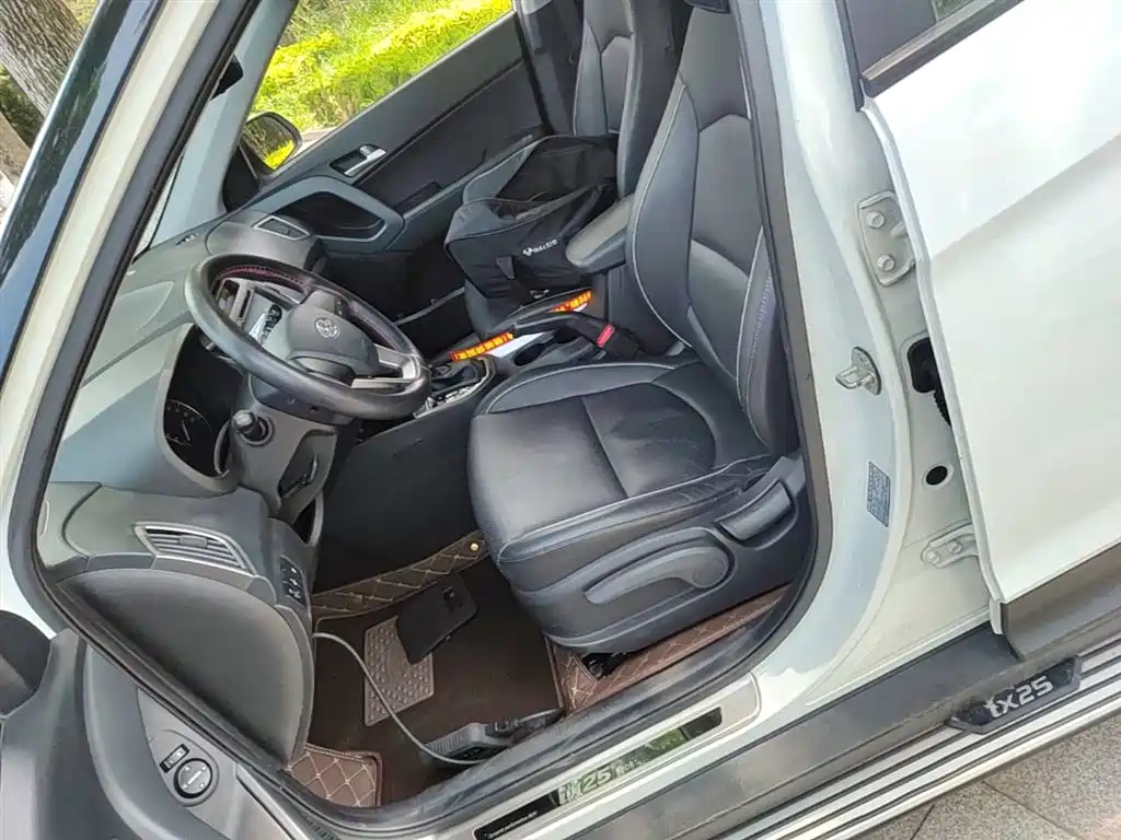 Hyundai ix25 2015 — фото 15