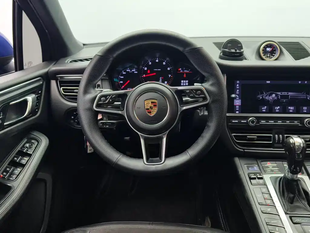 Porsche Macan 2019 — фото 8