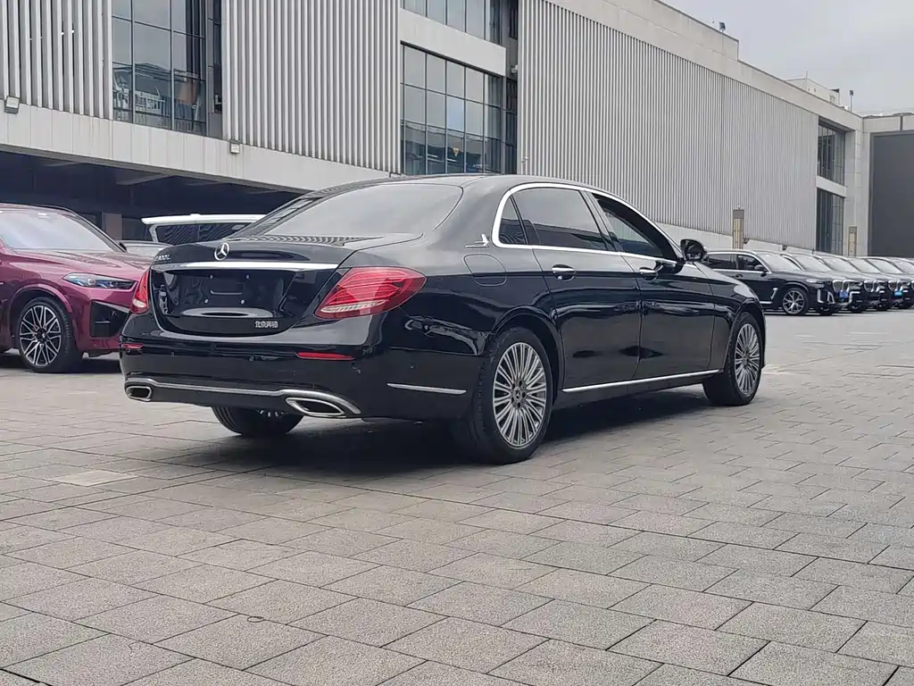Mercedes-Benz E-Class 2019 — фото 16