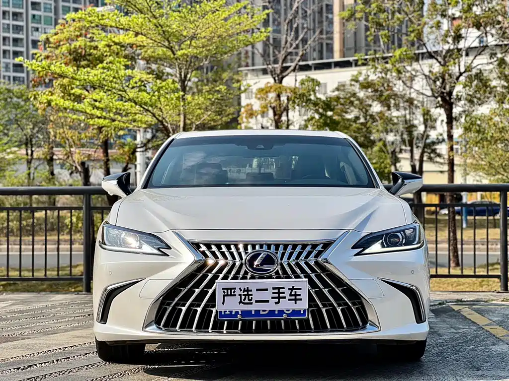 Lexus ES 2020 — фото 2