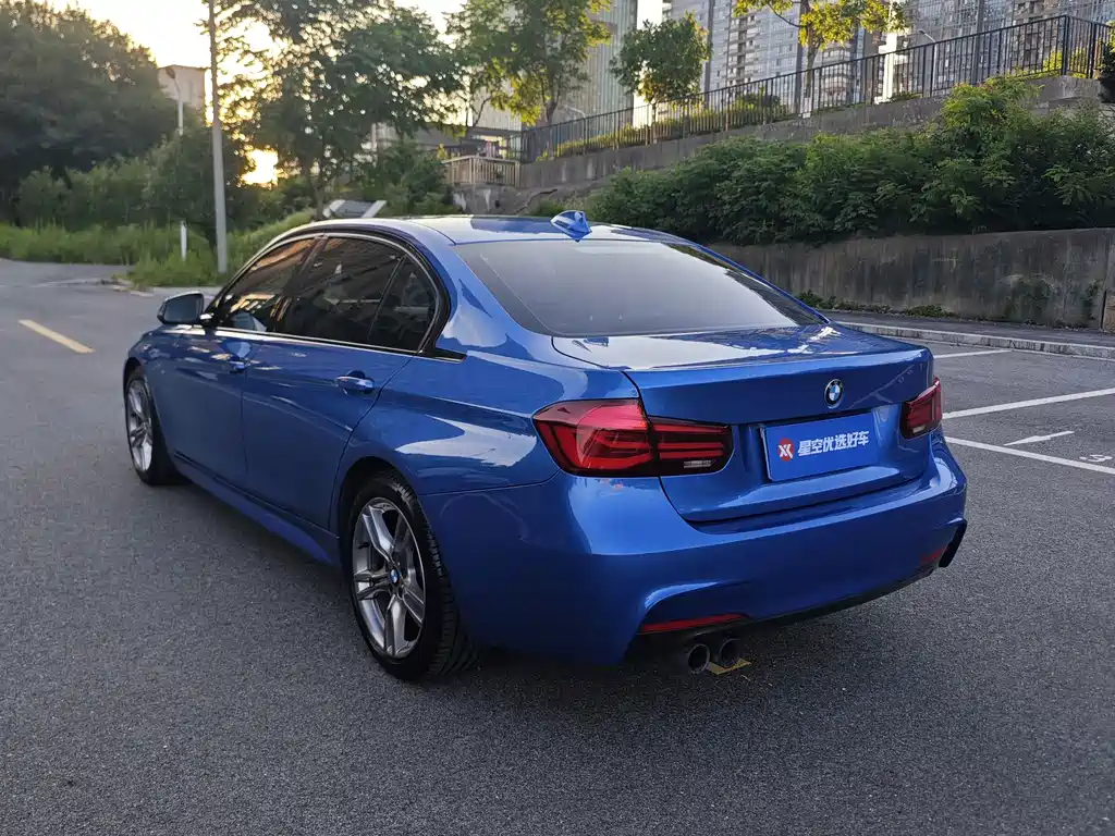 BMW 3 Series 2019 — фото 13