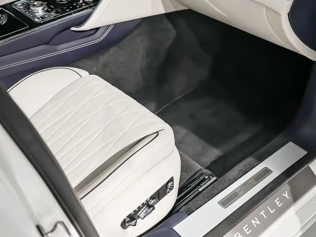 Bentley Flying Spur 2022 — фото 13