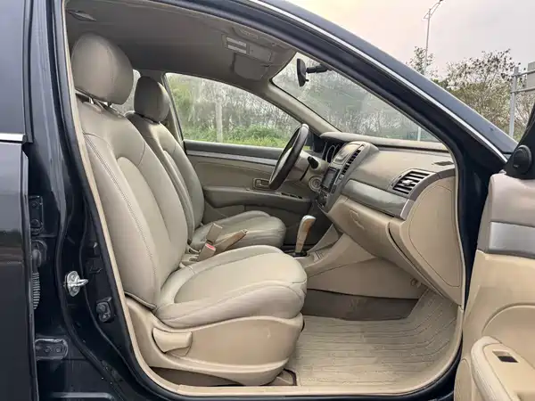Nissan Sylphy 2012