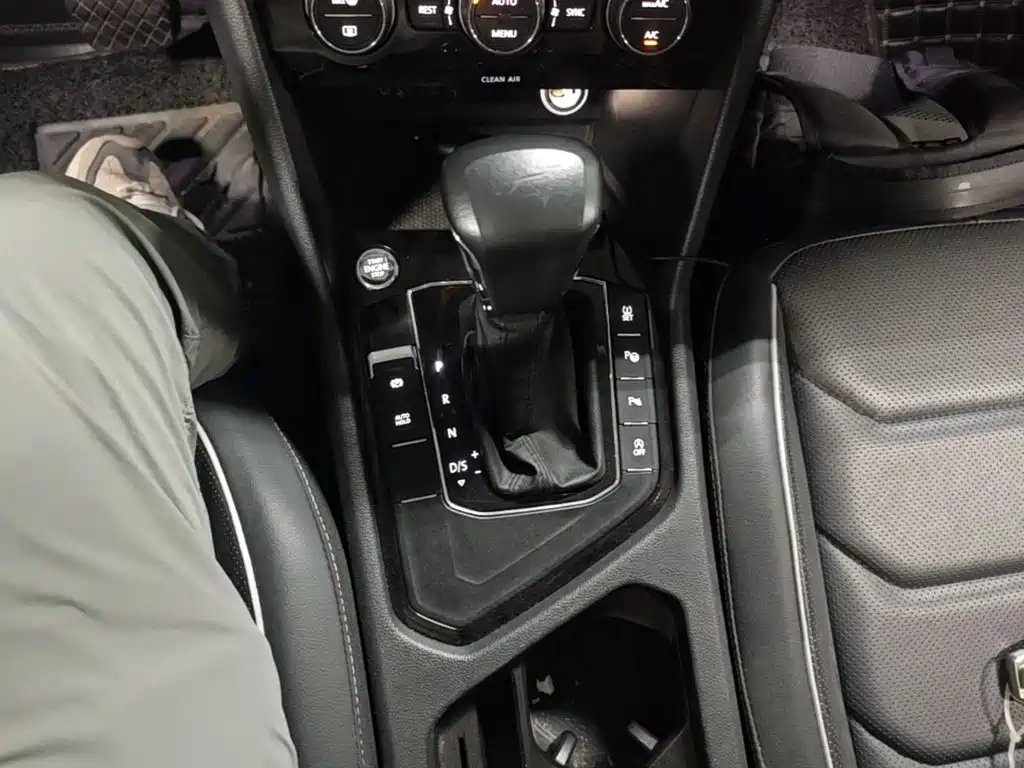 Volkswagen Tiguan L 2018 — фото 14