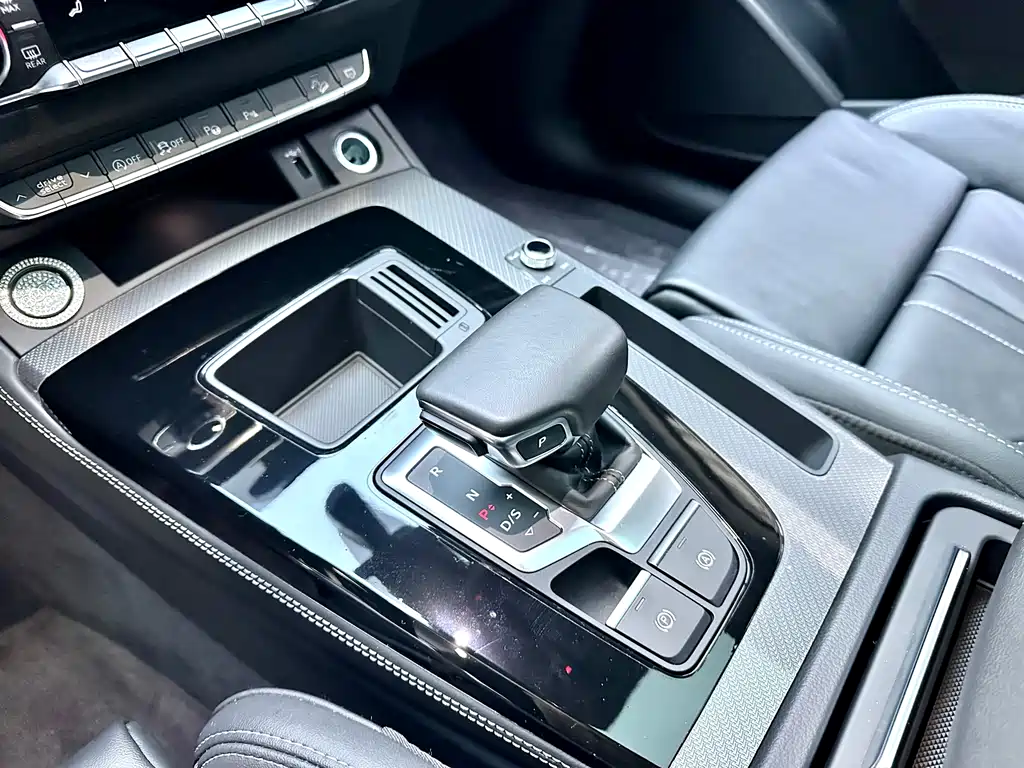 Audi Q5L 2022 — фото 18