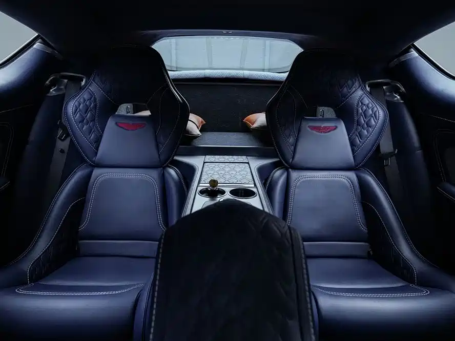 Aston Martin Rapide 2017 — фото 12
