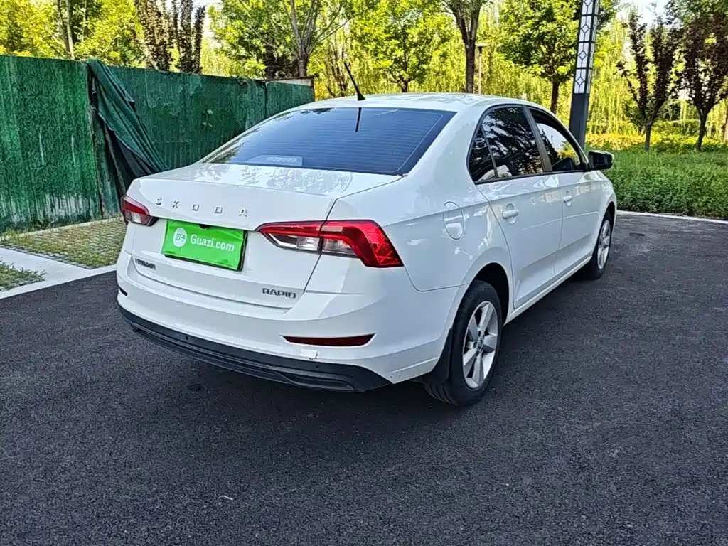 Skoda Rapid 2021 — фото 7