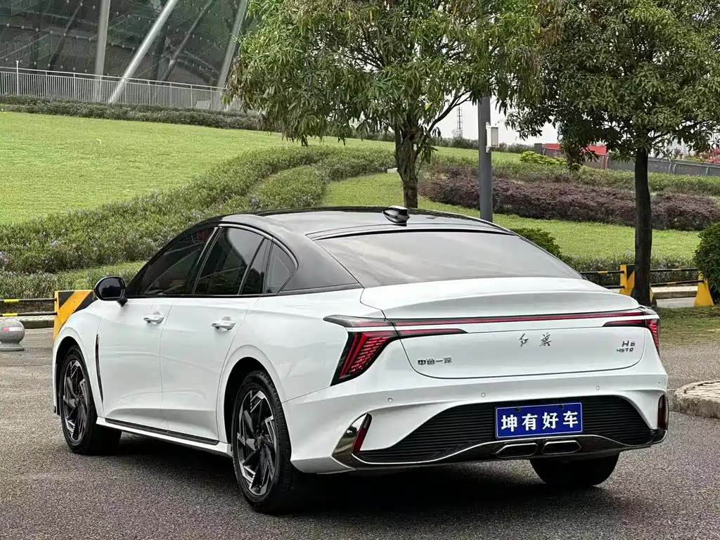 Hongqi H6 2023 — фото 4