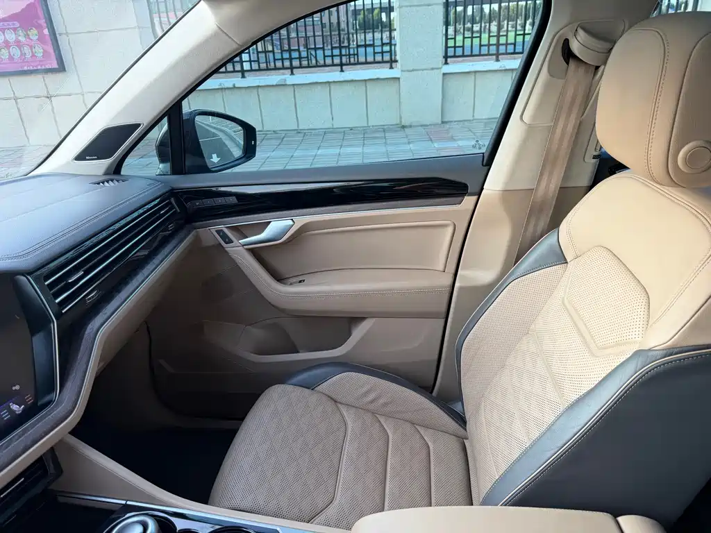 Volkswagen Touareg 2019 — фото 13