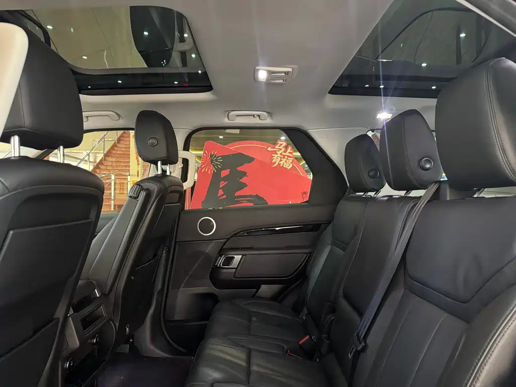 Land Rover Discovery 2018 — фото 13