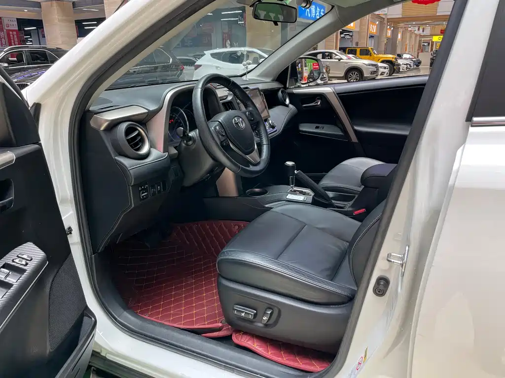 Toyota RAV4 2014 — фото 15