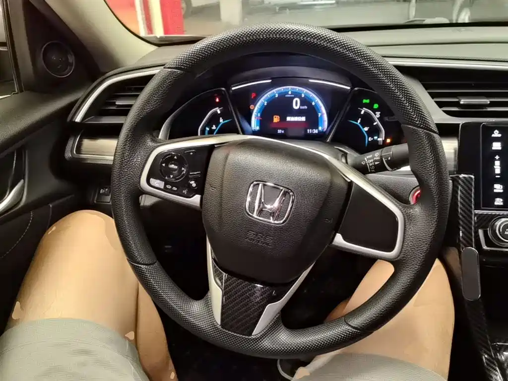 Honda Civic 2020 — фото 11