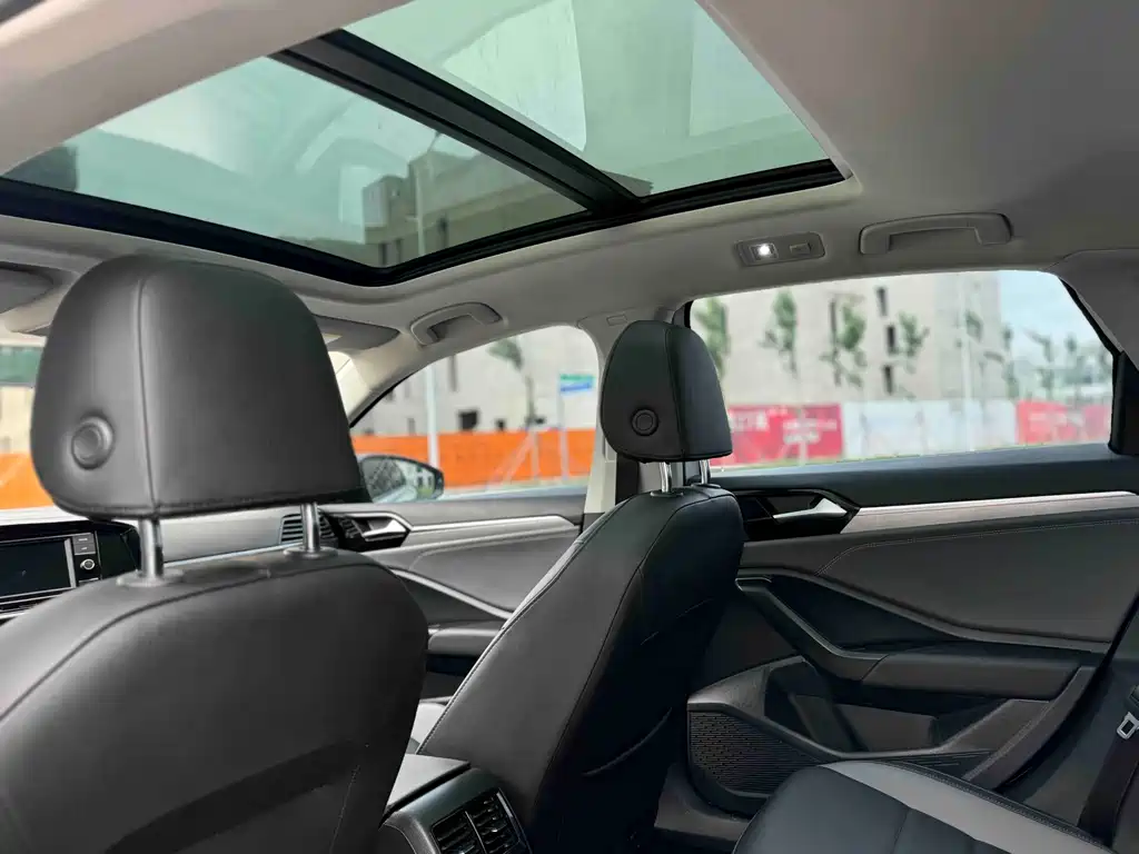 Volkswagen Sagitar 2019