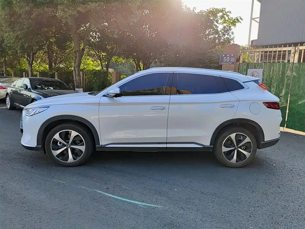 BYD PLUS New Energy 2023 — фото 3