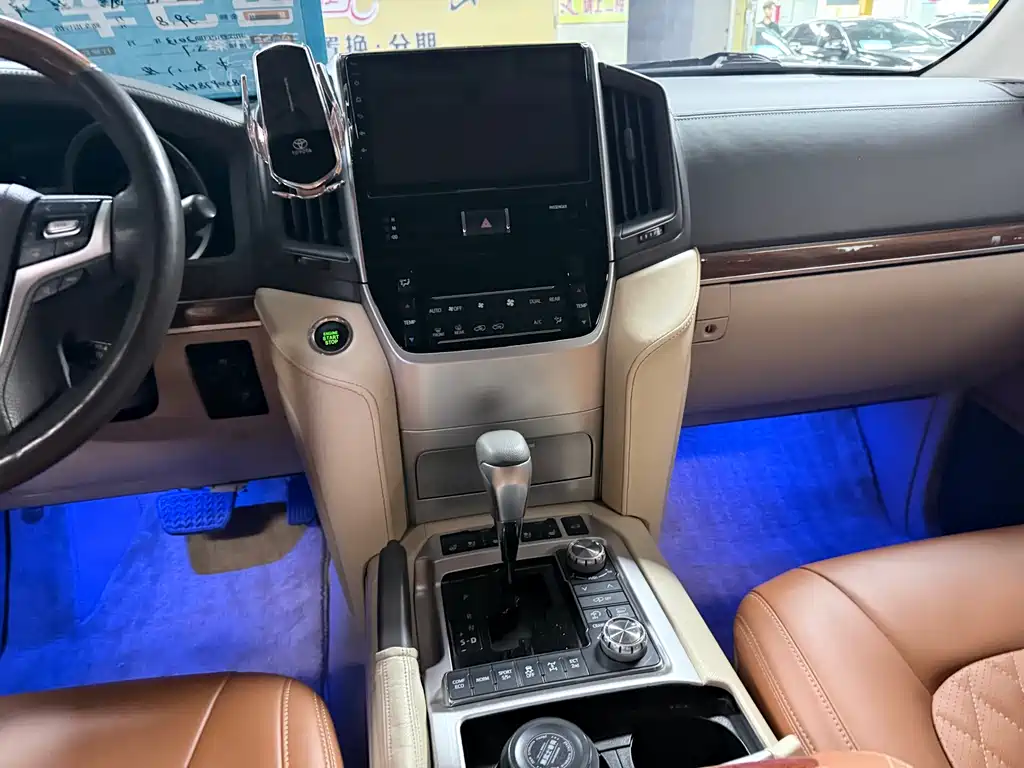 Toyota Land Cruiser 2013 — фото 14