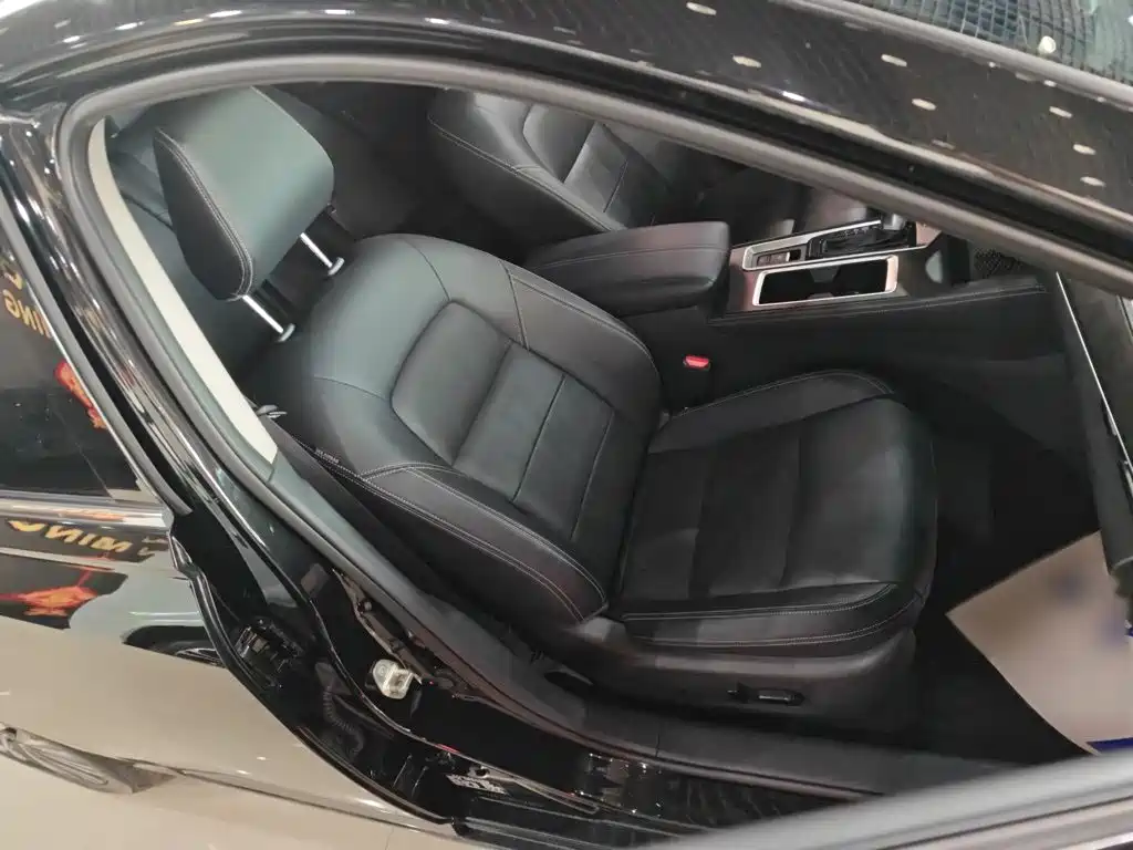 Nissan Teana 2024