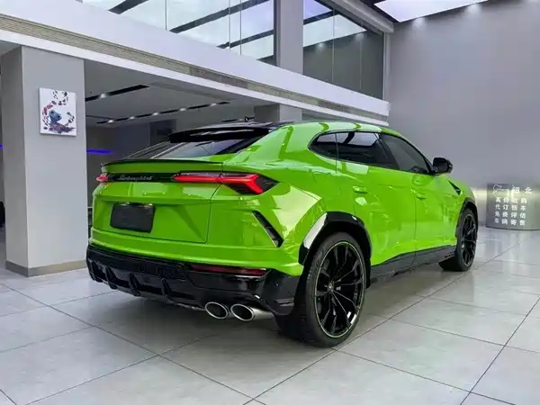 Lamborghini Urus 2021