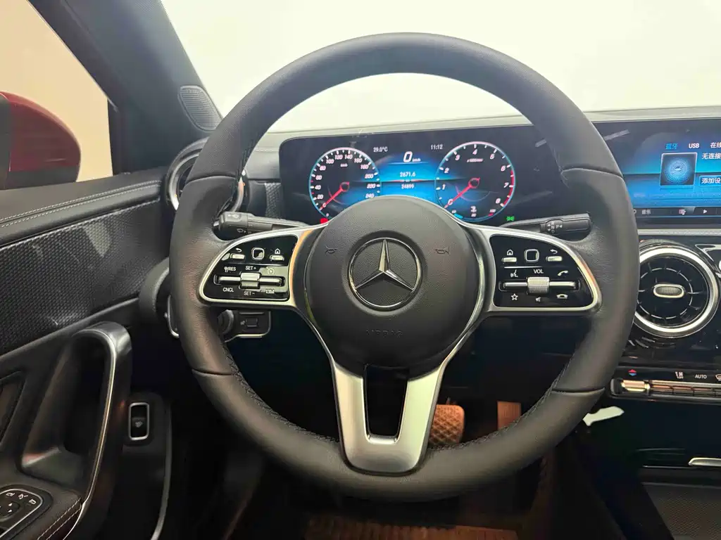 Mercedes-Benz A-Class 2021 — фото 3