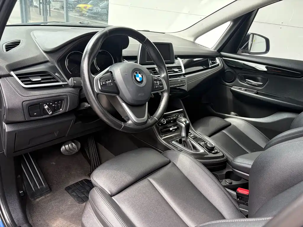 BMW 2 Series Station Wagon 2019 — фото 3