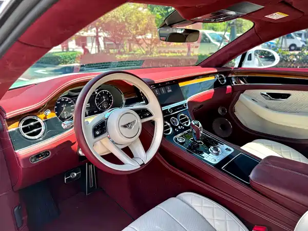 Bentley Continental 2022