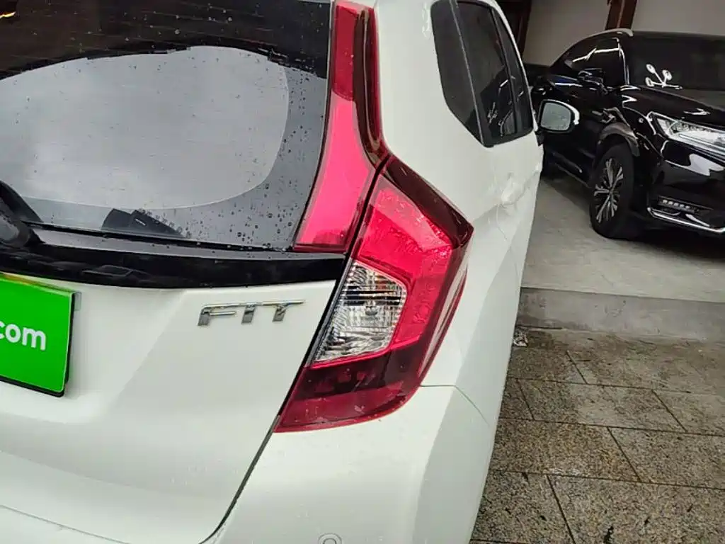 Honda Fit 2018 — фото 8