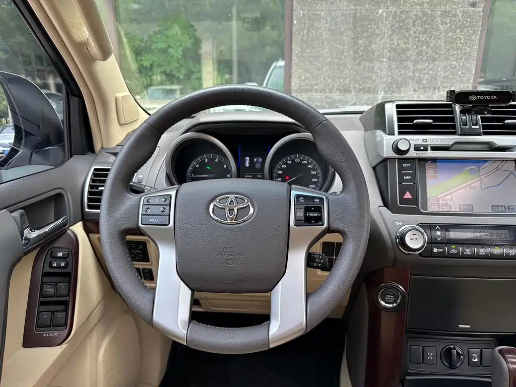 Toyota Prado 2015 — фото 15