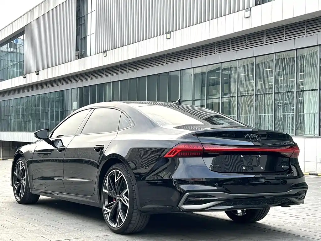 Audi A7L 2025 — фото 8