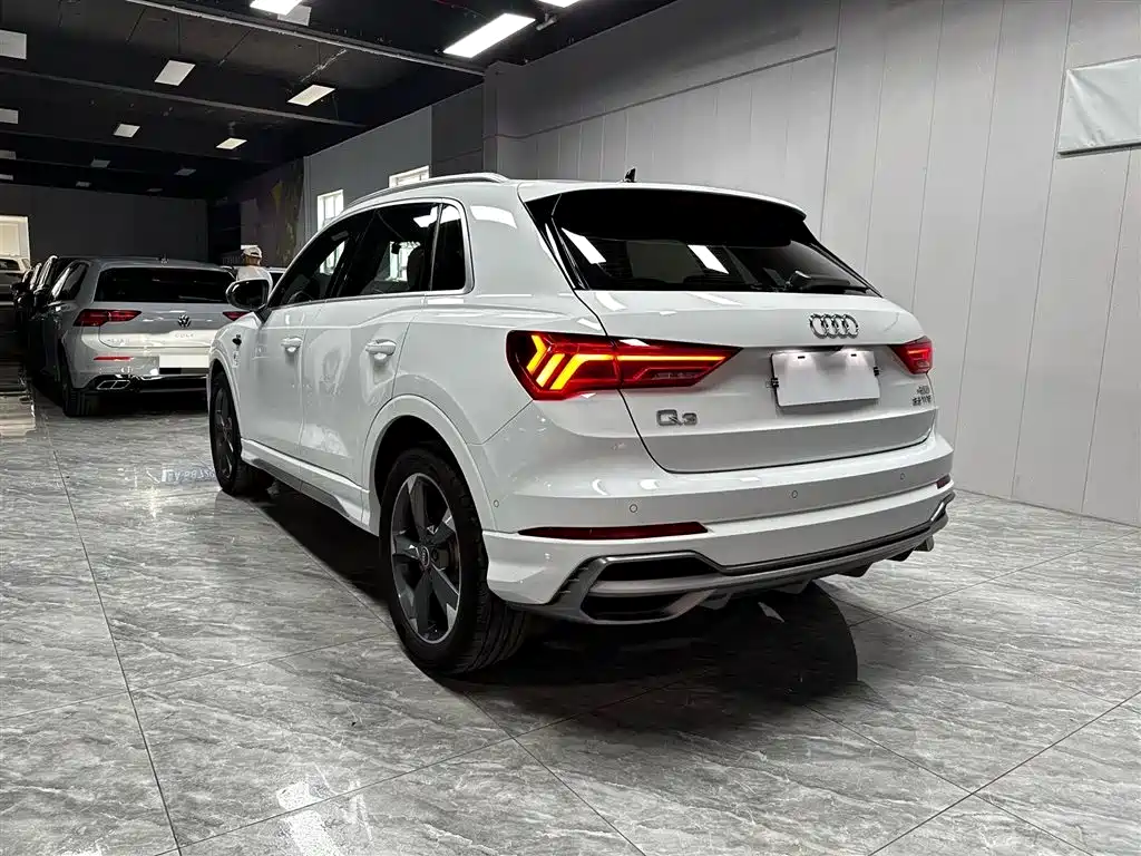 Audi Q3 2022 — фото 4